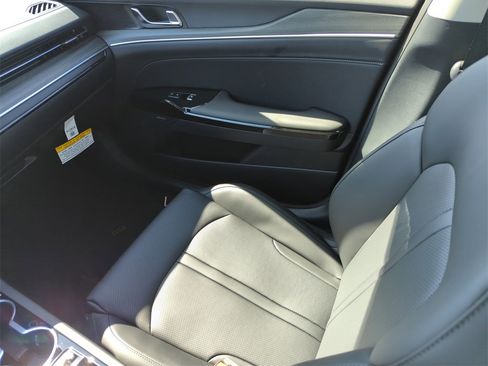 New 2026 Kia K5 EX image 17