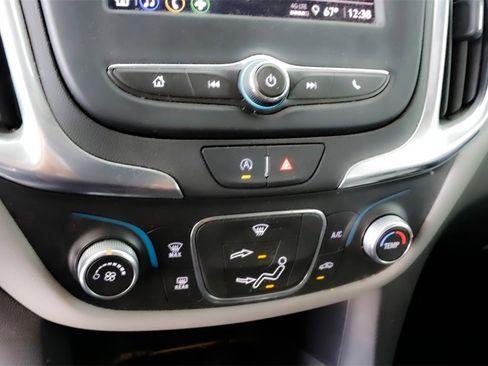 Used 2022 Chevrolet Equinox LS w/ LS Convenience Package image 19