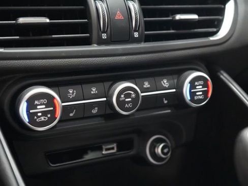 New 2025 Alfa Romeo Giulia AWD image 27