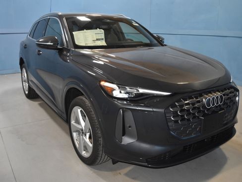 New 2025 Audi Q5 Premium Plus image 1