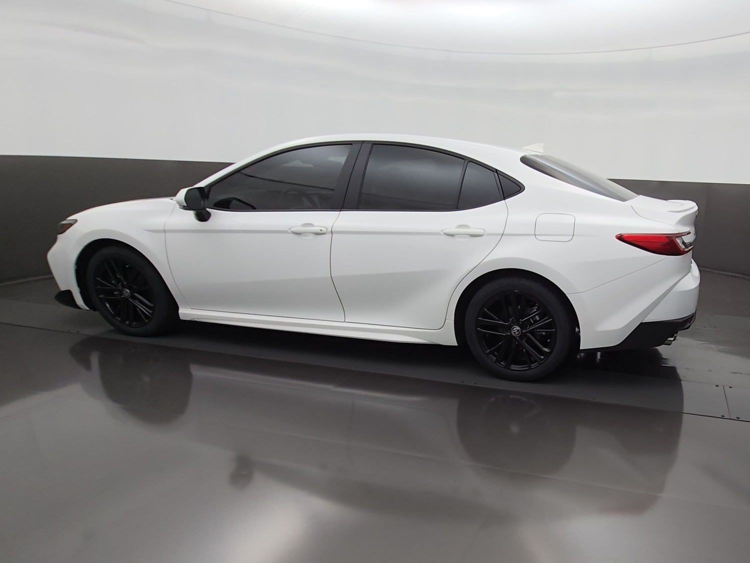 Certified 2025 Toyota Camry SE FWD image 6