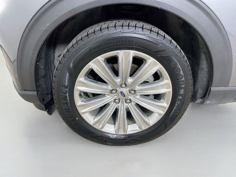Used 2022 Ford Explorer Limited w/ Limited Technology Package AWD/4WD image 31