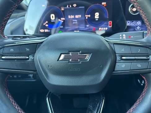 Used 2025 Chevrolet Equinox EV RS FWD image 35