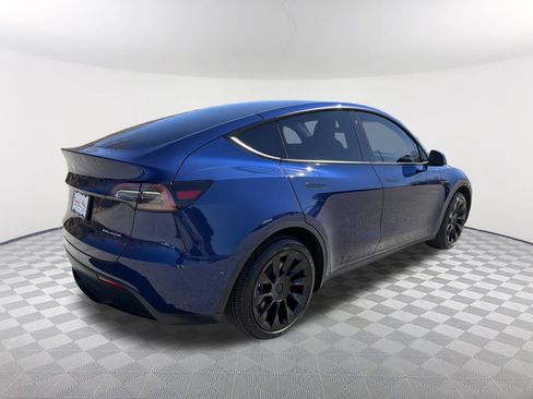 Used 2023 Tesla Model Y AWD image 6
