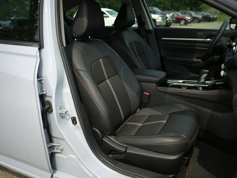 Used 2024 Nissan Altima 2.5 SR AWD/4WD image 47
