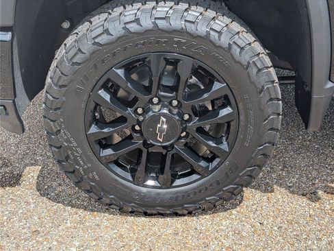New 2026 Chevrolet Silverado 2500 LTZ w/ LTZ Plus Package AWD/4WD image 11