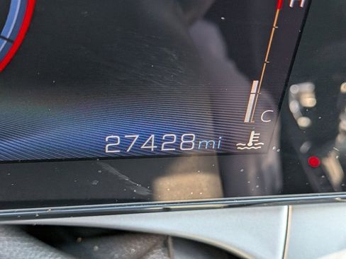 Used 2025 Chevrolet Trax LT w/ LT Convenience Package FWD image 11