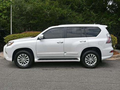 Used 2015 Lexus GX 460 w/ Premium Package AWD/4WD image 2