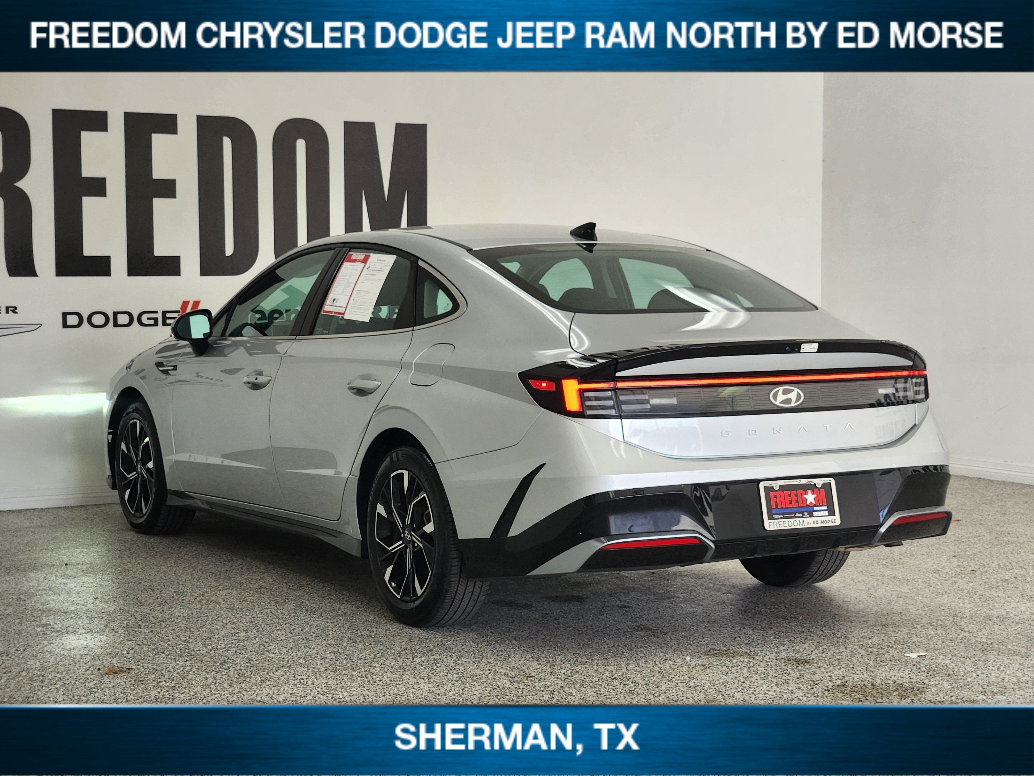 Used 2025 Hyundai Sonata SEL FWD image 3