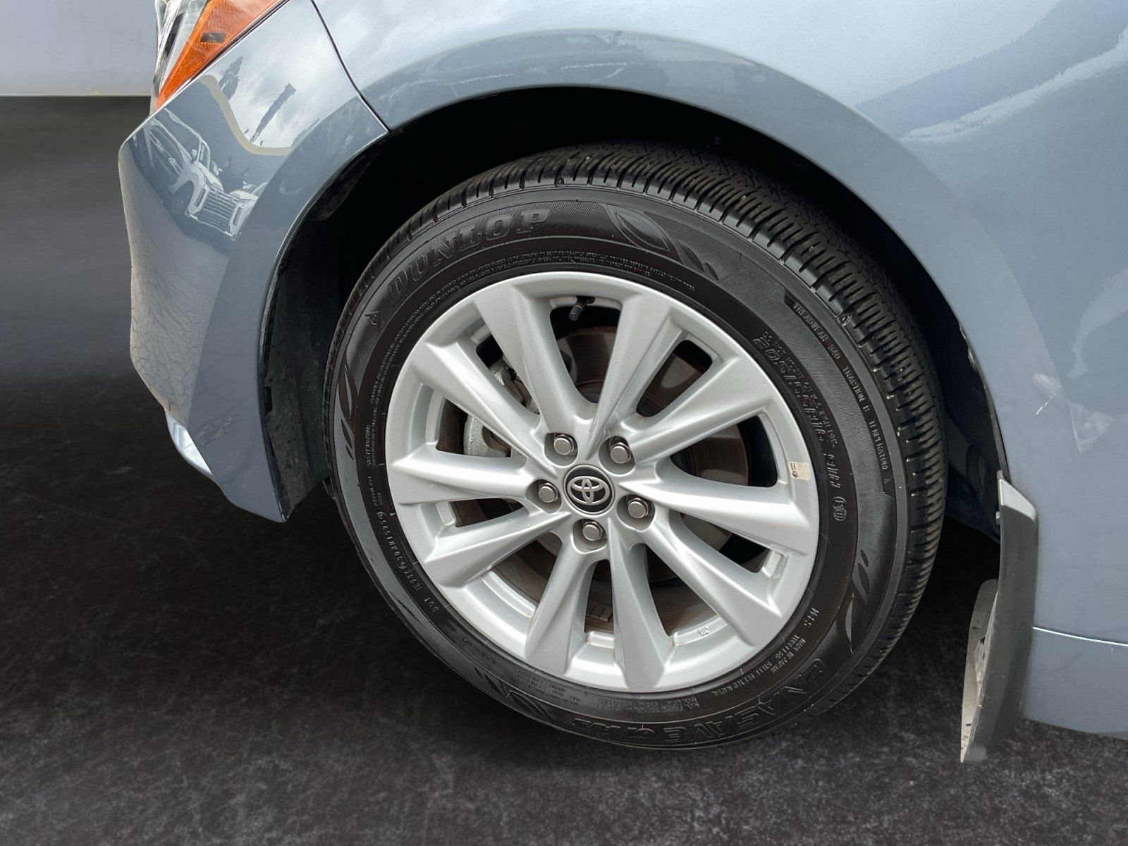 Used 2025 Toyota Corolla LE w/ LE Premium Package FWD image 9