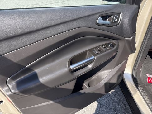 Used 2017 Ford Escape SE AWD/4WD image 20