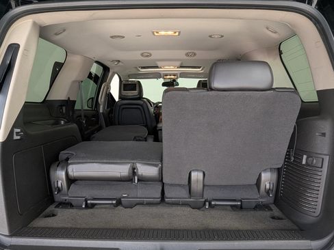 Used 2008 Chevrolet Tahoe LTZ w/ LTZ Preferred Equipment Group RWD image 28