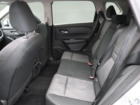 Used 2025 Nissan Rogue SV FWD image 24