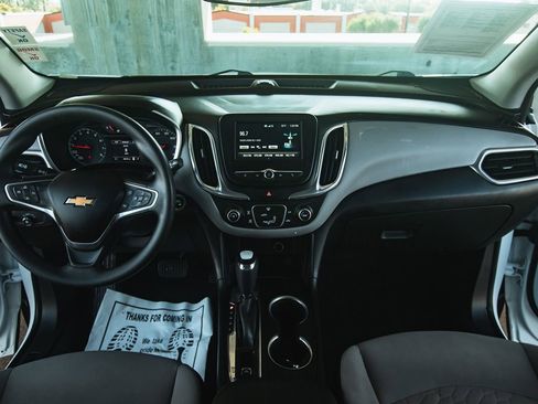 Used 2018 Chevrolet Equinox LS image 17