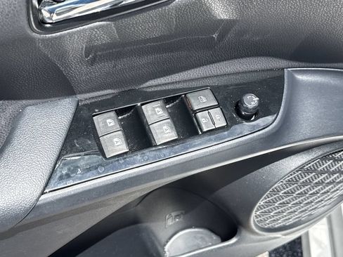 Used 2016 Toyota Prius Three Touring FWD image 13