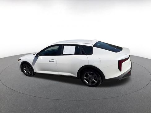 Used 2025 Kia K4 LXS image 10