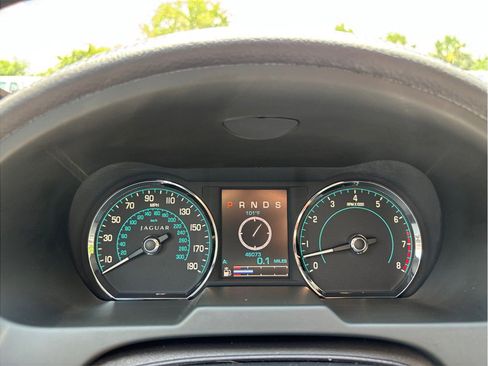 Used 2012 Jaguar XF RWD image 23