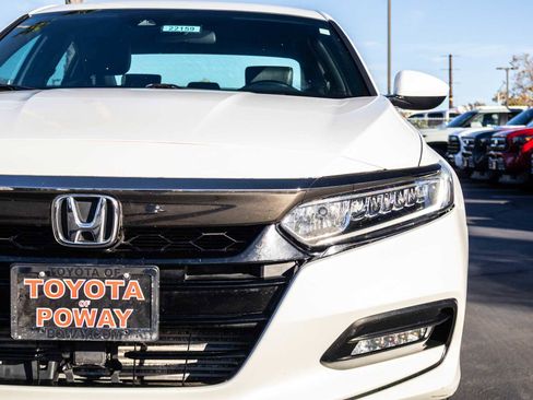 Used 2019 Honda Accord Sport image 4