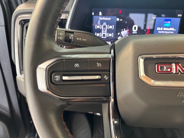 Used 2024 GMC Canyon AT4 w/ AT4 Premium Package AWD/4WD image 8