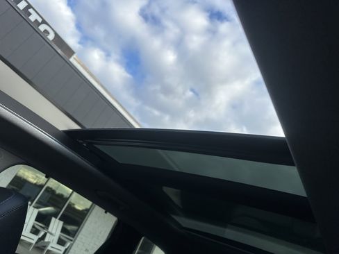 Used 2023 Hyundai Santa Fe Limited image 11