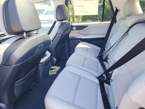 New 2026 Lincoln Navigator Reserve image 19