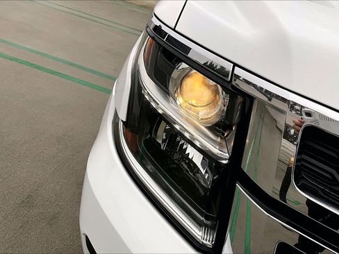 Used 2018 Chevrolet Tahoe LS image 29