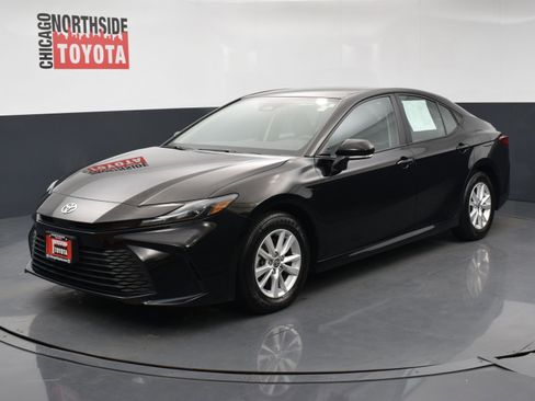 Used 2025 Toyota Camry LE FWD image 8