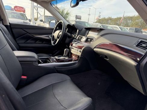 Used 2019 INFINITI Q70 Luxe w/ Proactive Package image 22