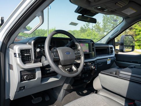 New 2026 Ford F250 XL w/ STX Appearance Package AWD/4WD image 13