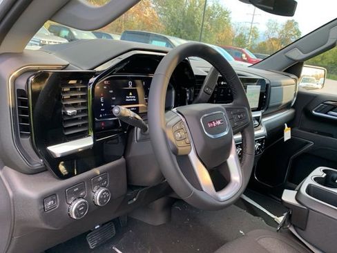 New 2026 GMC Sierra 1500 Elevation image 14