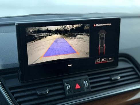 Used 2023 Audi Q5 2.0T Premium w/ Convenience Package image 20