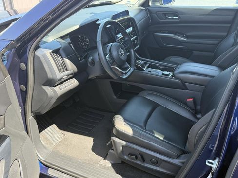 Used 2022 Nissan Pathfinder SL w/ SL Premium Package image 8