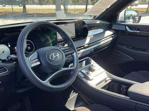 New 2025 Hyundai Palisade Calligraphy image 2