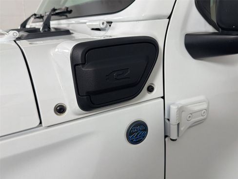 Used 2023 Jeep Wrangler Unlimited Rubicon 4xe w/ Cold Weather Group AWD/4WD image 40