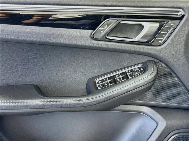 Certified 2026 Porsche Macan AWD/4WD image 11