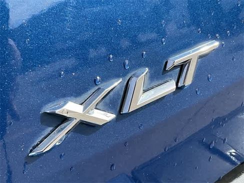 Used 2020 Ford Explorer XLT image 11