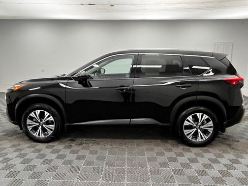 Used 2021 Nissan Rogue SV w/ Premium Package image 7