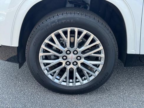 Used 2024 GMC Acadia Denali AWD/4WD image 8