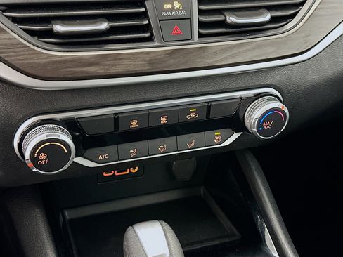 Used 2024 Nissan Altima 2.5 SV image 23