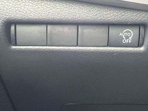 Certified 2025 Nissan Kicks SV FWD image 10