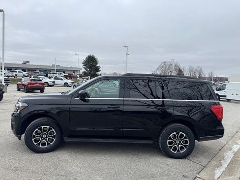 Used 2024 Ford Expedition XLT image 5