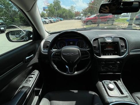 Used 2021 Chrysler 300 Touring w/ Sport Appearance Package RWD image 11