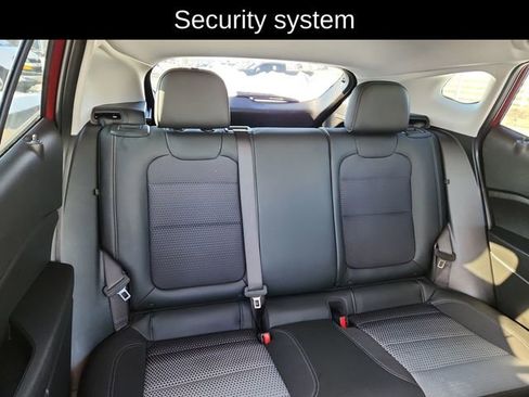 Used 2025 Chevrolet Trax LT w/ LT Convenience Package image 29