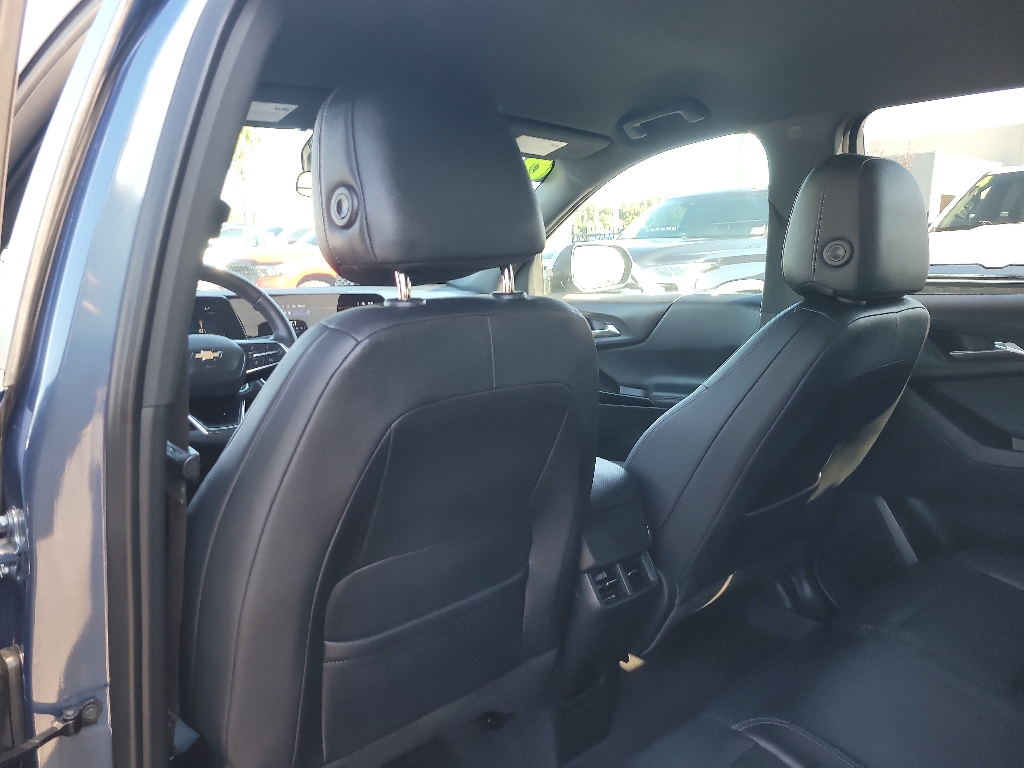 Used 2026 Chevrolet Equinox LT w/ Convenience Package II FWD image 12