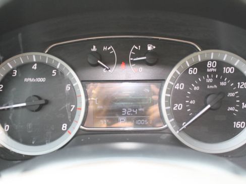 Used 2015 Nissan Sentra SV w/ Cold Weather Package FWD image 7