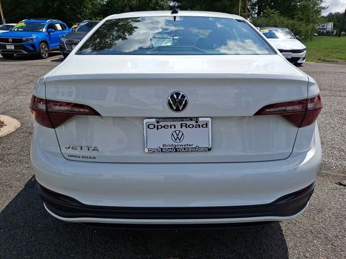 Used 2024 Volkswagen Jetta Sport FWD image 5