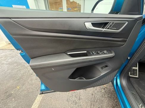 Used 2024 Volkswagen Atlas Cross Sport SEL Premium R-Line image 12