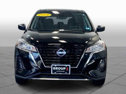 Used 2024 Nissan Kicks S image 3