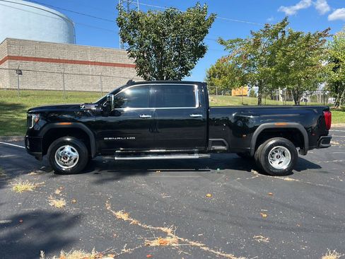 Certified 2022 GMC Sierra 3500 Denali w/ Technology Package AWD/4WD image 2