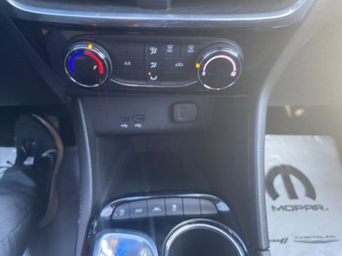 Used 2024 Buick Encore GX Sport Touring image 25